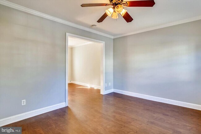 Foto del edificio - 1037 N Monroe St