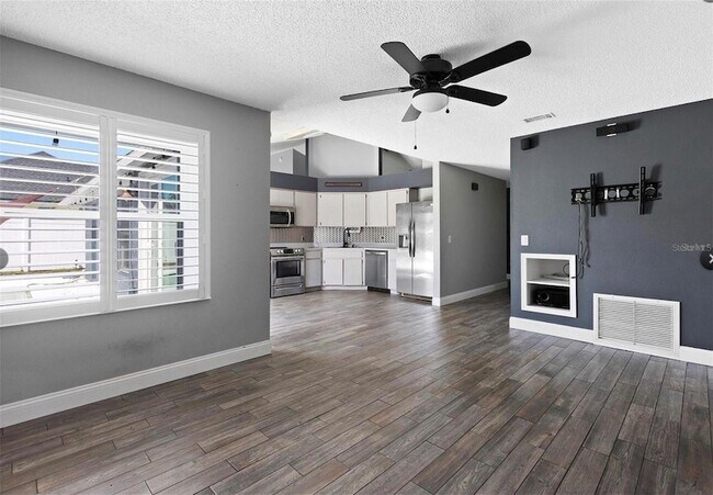 Foto del edificio - 5517 Loma Vista Dr E