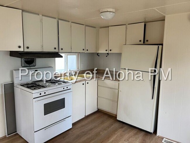 Building Photo - 2500 S Gekeler Ln