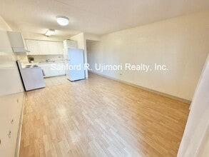 Building Photo - 1074 Lunalilo St