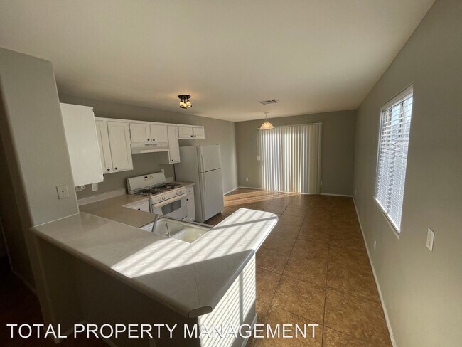 Foto del edificio - 2 br, 2 bath House - 2021 EMERALD GREEN AVE