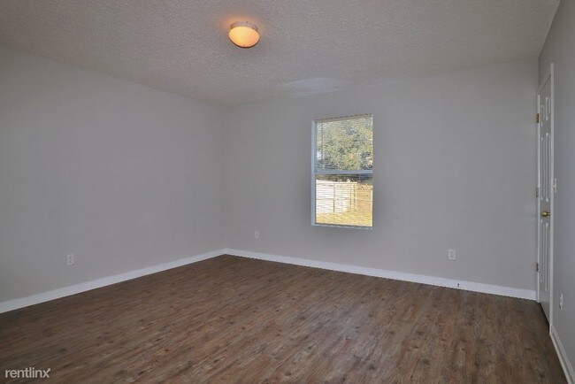Building Photo - 3 br, 2 bath House - 8459 Hare Ave