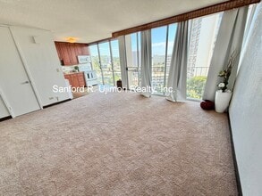 Building Photo - 1702 Kewalo St