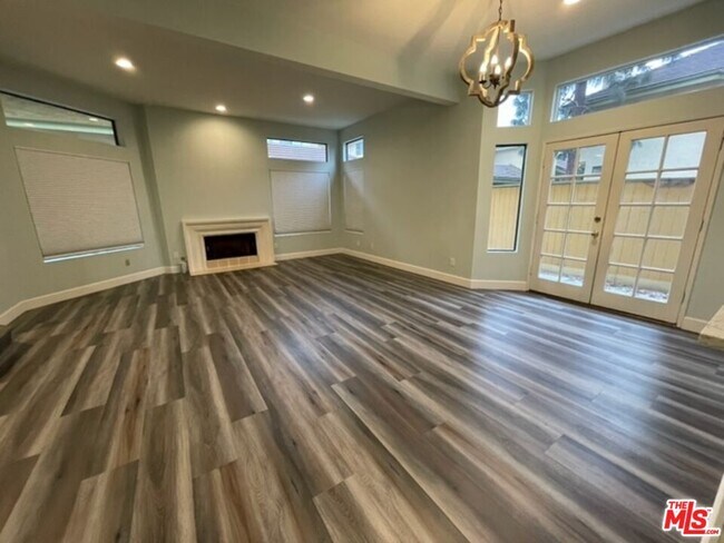 Foto del edificio - 4472 Spencer St
