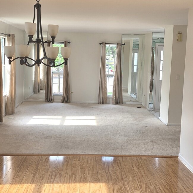 Building Photo - 1192 Sumac Trail