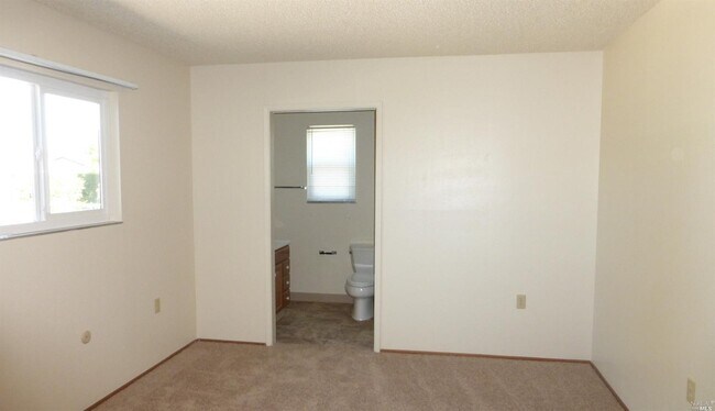 Building Photo - 127 Isle Royale Cir