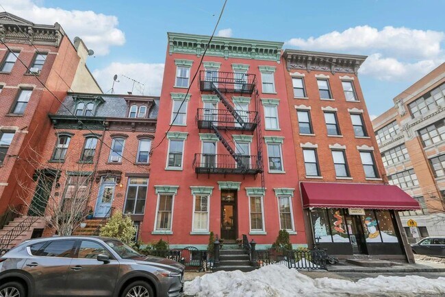 Foto del edificio - 299 8th St