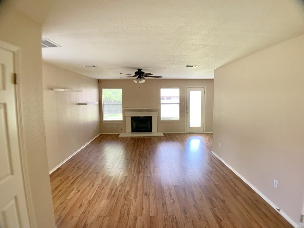 Building Photo - 14800 Montoro Dr