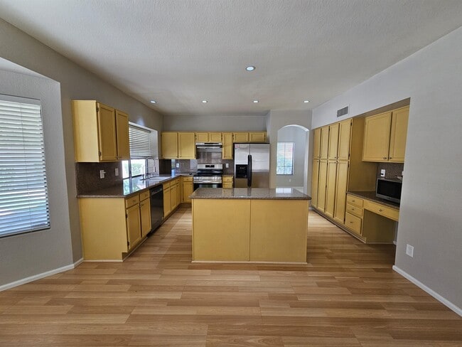 Foto del edificio - 110 E Evelyn Ln