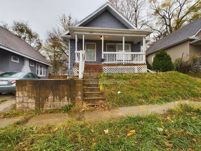 Foto del edificio - 2323 Lister Ave