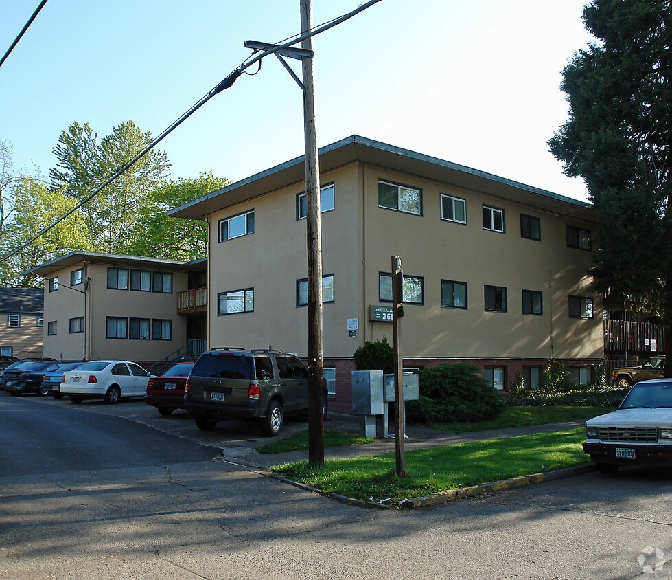 Selma Apartments Apartments in Eugene, OR