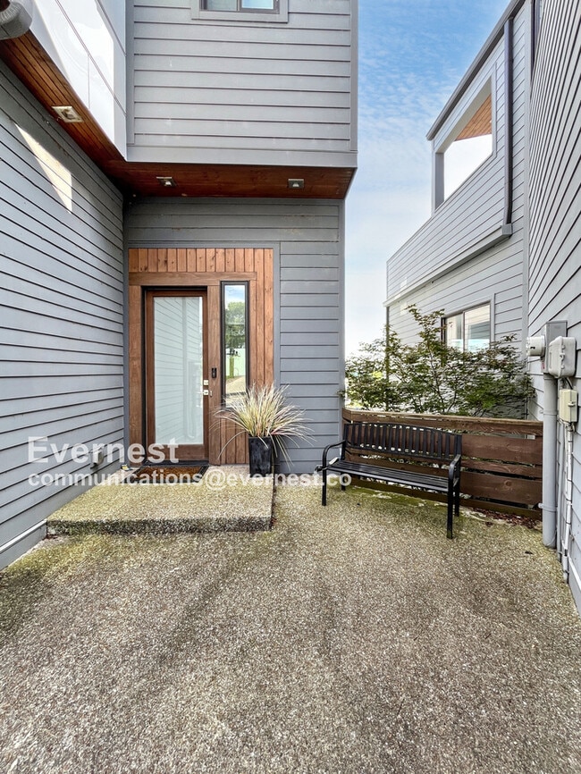 Foto del edificio - 118A Fern Ave