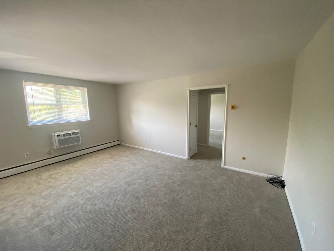 Living Room - 335 E Lancaster Ave