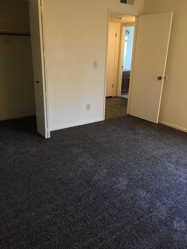Bedroom 1 - 4313 N Emerson Ave
