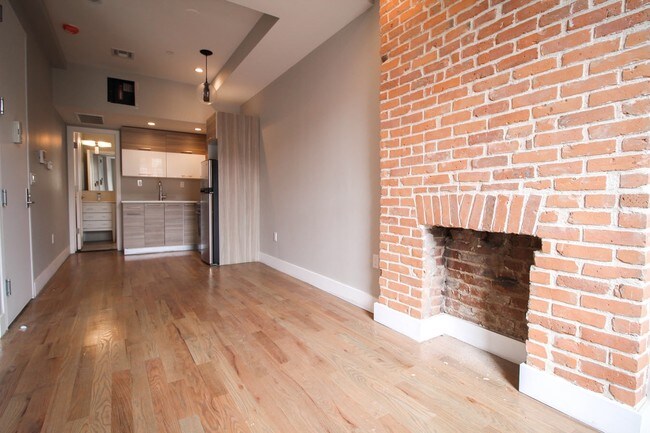 Building Photo - 673 Halsey St