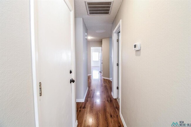 Foto del edificio - 2140 Northglen Dr