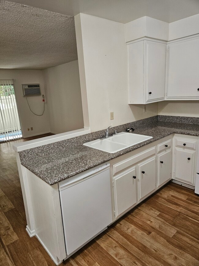 Kitchen - 12004 Kling St