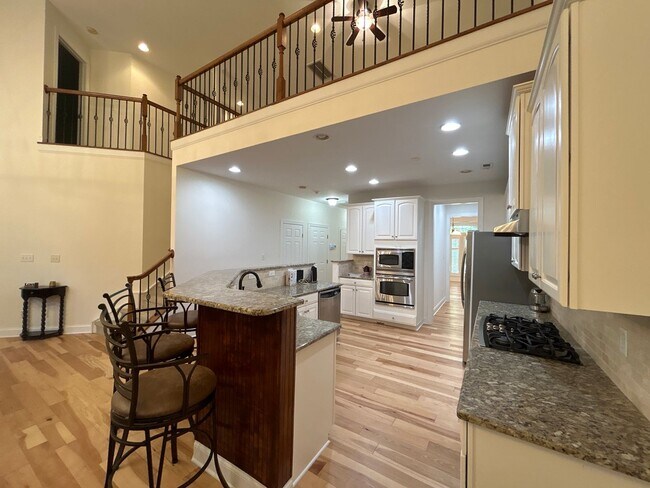 Foto del edificio - 9599 Audley End Ct NW