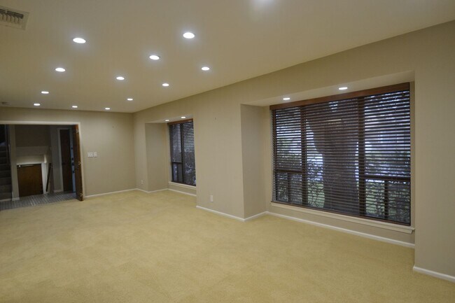 Foto del edificio - Hidden Forest - Bitters & Blanco