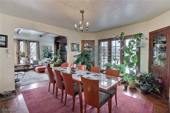 Foto del edificio - 3665 Glencairn Rd