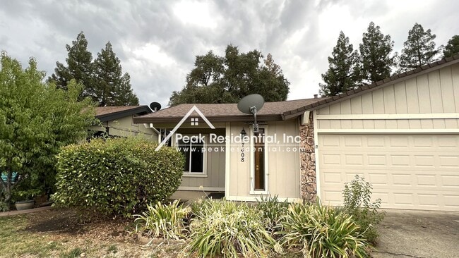 Building Photo - Very Nice 3bd/2ba Citrus Heights Duplex wi...