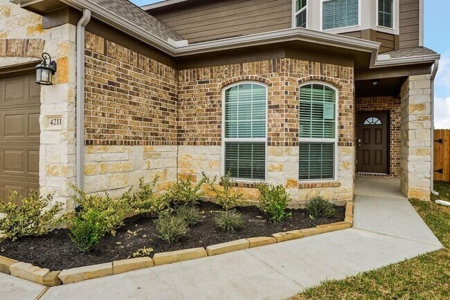 Foto del edificio - 4211 Fair Country Ln