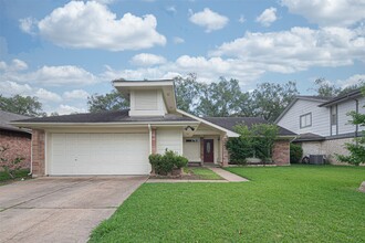 Building Photo - 3219 The Highlands Dr
