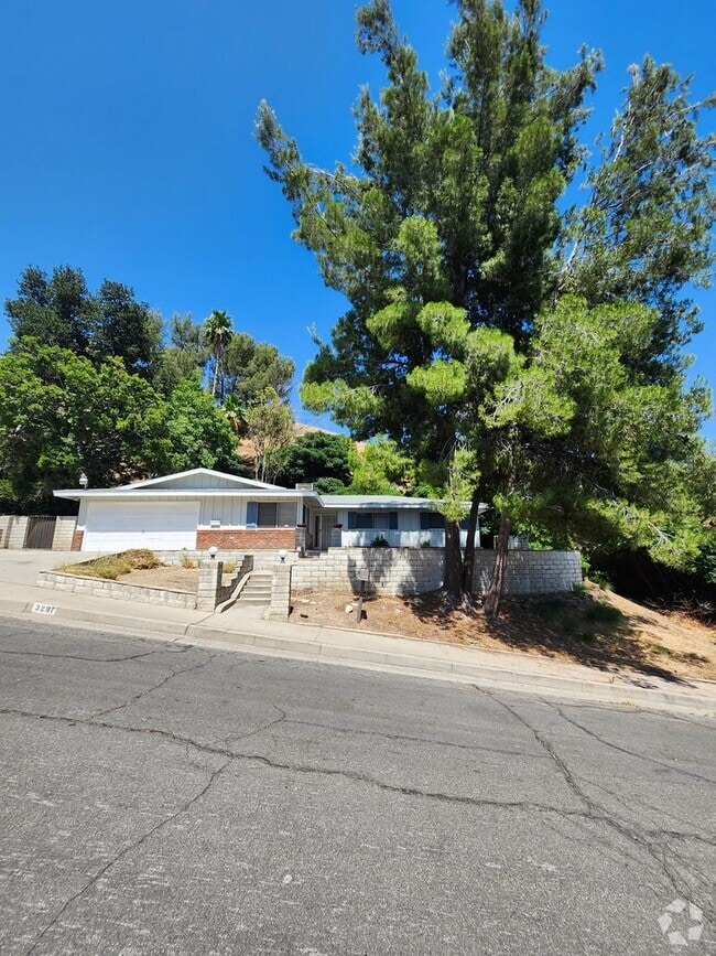 Building Photo - 3281 Grande Vista Ave