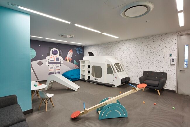 Foto del edificio - 43-10 Crescent St