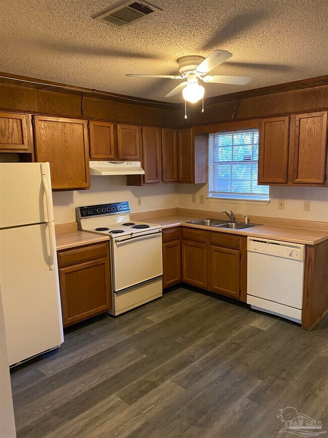 Building Photo - 5097 Yacht Harbor Cir