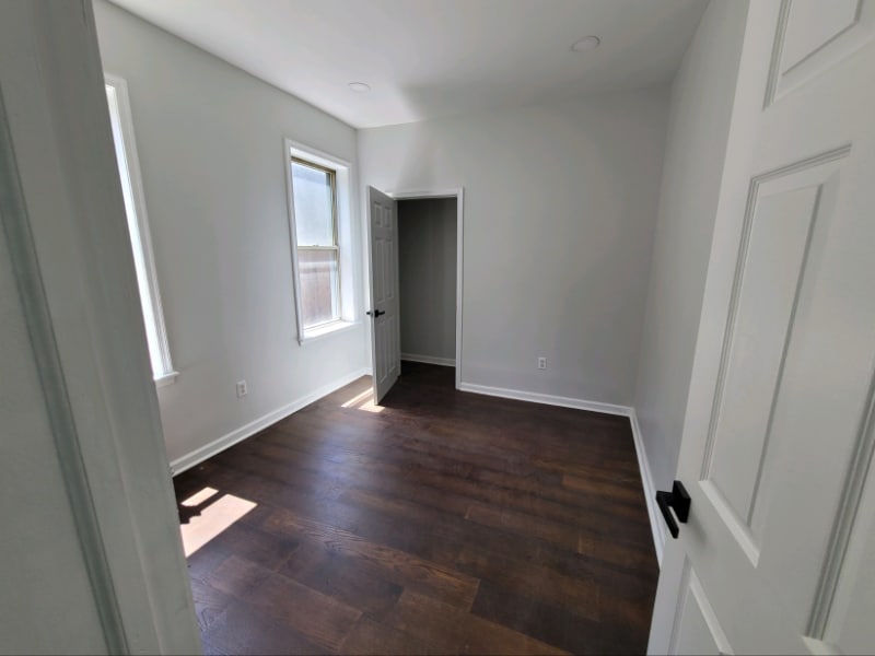 Primary Photo - 118 N 52nd St