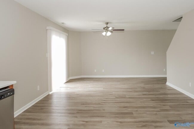 Building Photo - 213 Farmington Dr