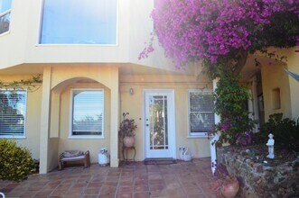 Building Photo - 2 Lower Crescent Ave