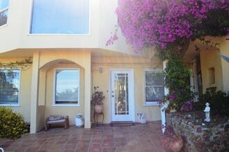 Building Photo - 2 Lower Crescent Ave