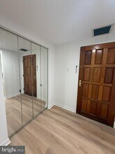 Building Photo - 1530 Key Blvd