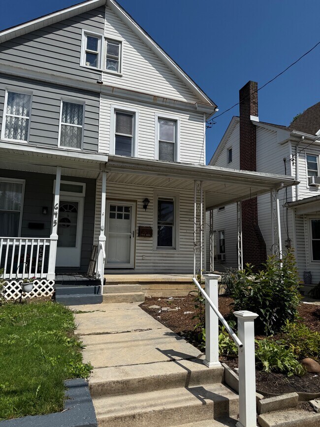Foto del edificio - 643 Hummel Ave