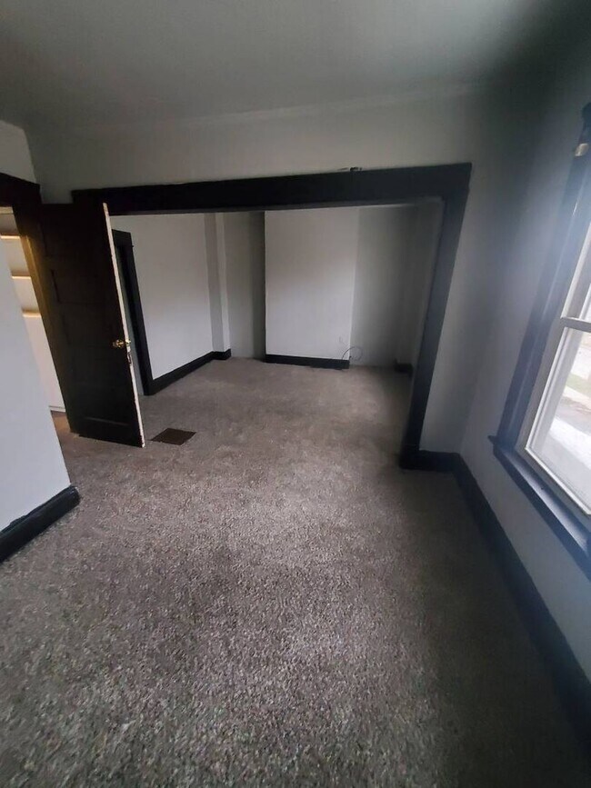 Foto del edificio - Charming 3-Bedroom Property in Prime Location