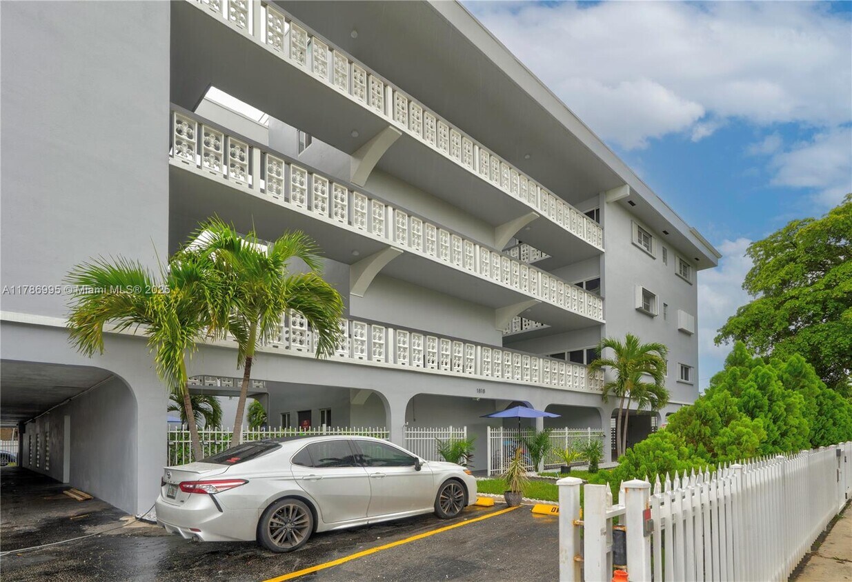 Foto principal - 1818 Rodman St