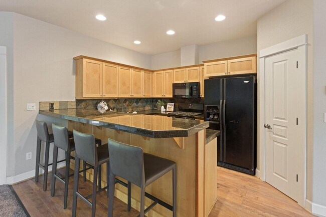 Building Photo - Charming Northwest Crossing Townhome!