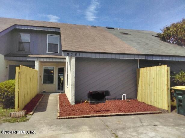 Foto principal - 8361 Century Point Dr N