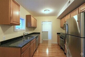Building Photo - 29 Elmwood St