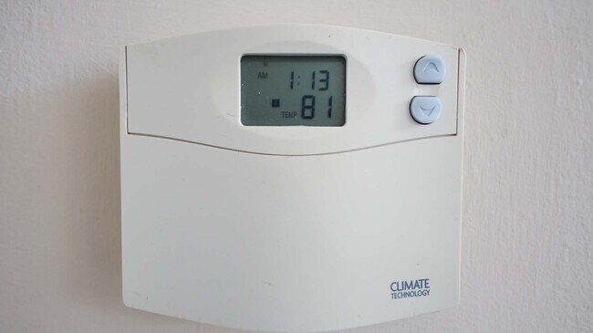 Foto del edificio - 922 W 23rd St