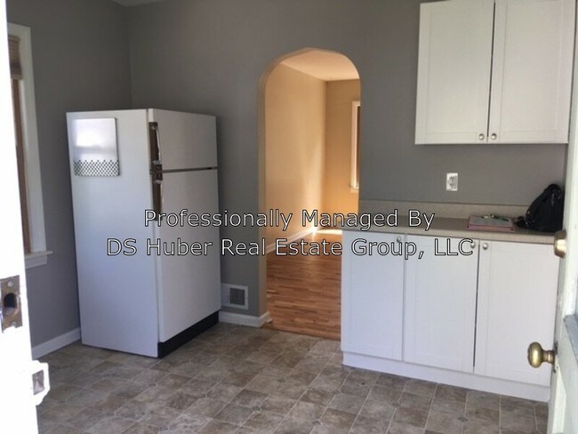 Building Photo - 635 Maplehill Ave