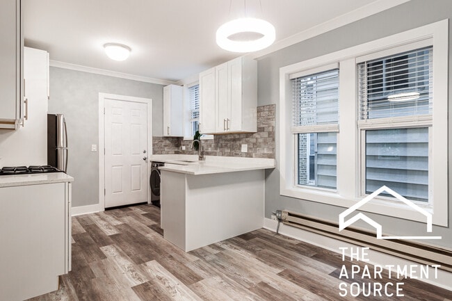 Building Photo - 2131 W Giddings St