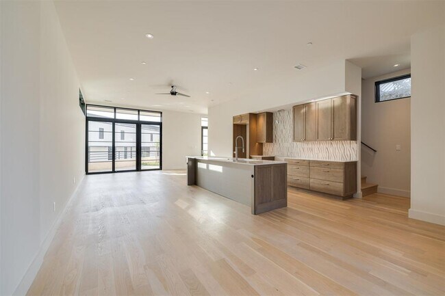 Foto del edificio - 1303 N Dewey Ave