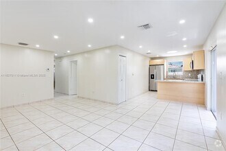 Building Photo - 1214 NW 34th Ave