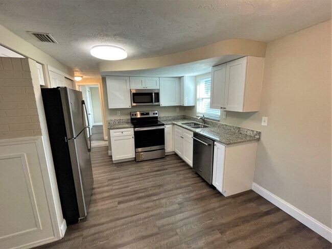 Foto del edificio - 3336 Rosefield Dr