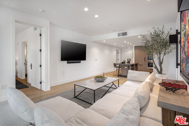 Foto del edificio - 10777 Wilshire Blvd