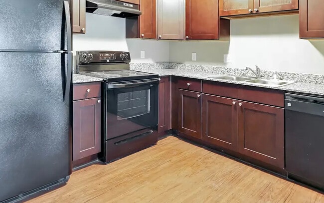 Building Photo - Summit Apartments