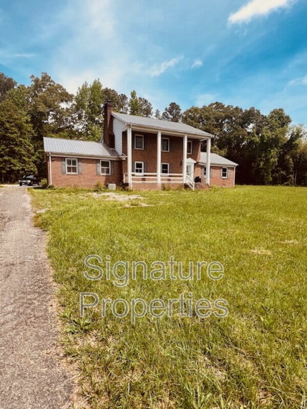 Building Photo - 13225 Old Happy Hill Rd